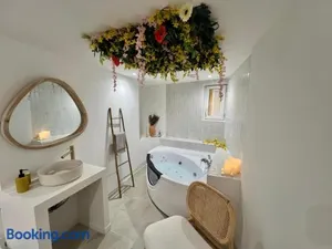 Image of Charmante escapade