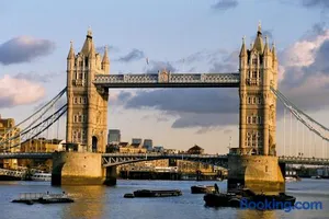 Image of Trendy 2 Bedroom apartment in vibrant Shoreditch, central London zone 1 free WiFi - sleeps 4+2