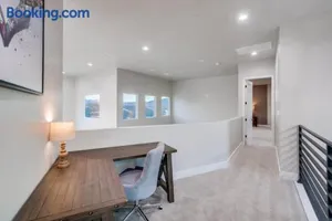 Image of Serene Resort-Style Escape - Perfect for Families
