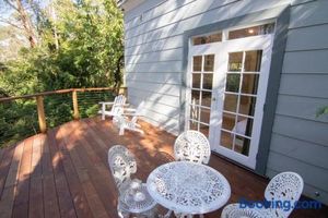 Image of Bottlebrush Cabin, cosy private cabin in the trees