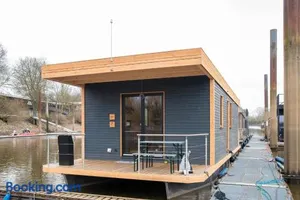 Image of Komfort-Hausboot DIVA mit Kamin