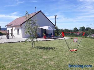 Image of Entre Lacs Et Montagnes , Maison individuelle,lits préparés, parking et ménage inclus