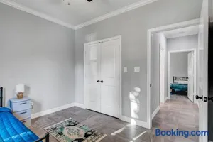 Image of Reduced! Renovated hidden gem. Chef Kitch. Wheelch