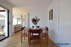 Image of Bayside Retreat near beach and Frankston centre