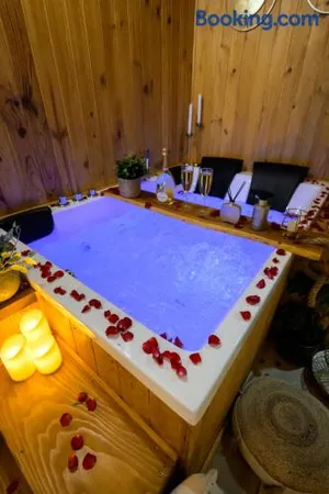 Image of Jacuzzi Sauna privatif - La Cabanette Spa