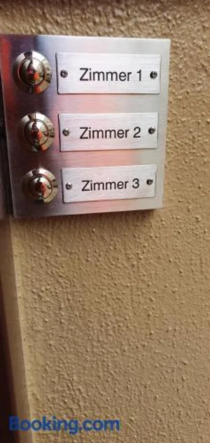 Image of Halle, TOP -PREISE, 79 qm SD FeWo, EG, wahlweise mit 1- 3 DZ, TV Lounge, Küche, Bad WC Einfach und gut, Langzeitmieter VB Preise