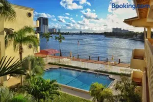 Image of Fort Lauderdale Yacht and Beach Club 416