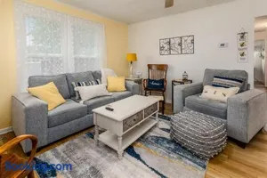 Image of Cozy Bee Hive- Cheerful Stay Near Town