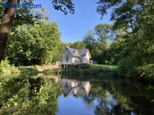 Image of Retraite Paisible au Cœur de la Forêt de Rambouillet avec Étang Privé et Charme Authentique - FR-1-527-8