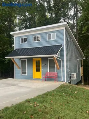Image of Cottage close it the Lake