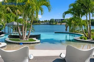 Image of Wonderlake Infinity Pool Resort L66