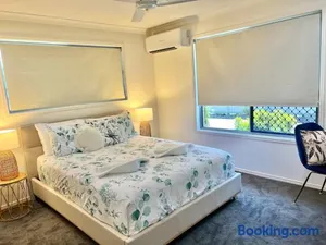Image of Lux in Bundy - Wifi, AC, Netflix and comfort
