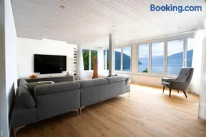 Image of Villa with pool, garden & direct at lake