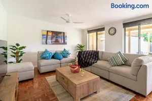 Image of Birkinshaw Villa ( 3 Bedroom with Parkings )