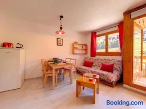 Image of Appartement lumineux 2 pièces, accès direct aux pistes, balcon - Les Menuires - FR-1-344-1128