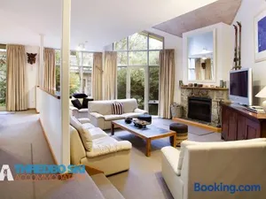 Image of Woodridge 12