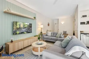 Image of Baden 52 Rainbow Shores. Aircon. Wifi