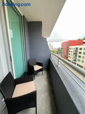 Image of 3 min to Dt Tampa and Amalie Arena - Cozy 1BR - Pool