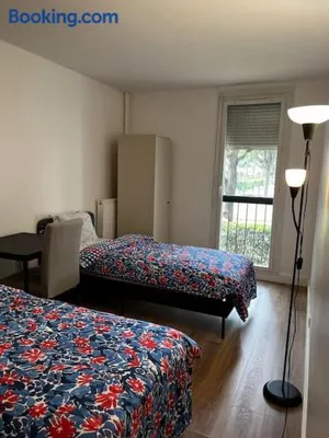 Image of Single bed in a 2 bed dormitory room near Paris