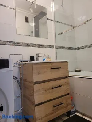 Image of Mon nid d'or JOIGNY FRANCE