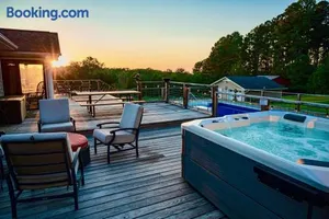 Image of Fire Pit * Pool * Hot Tub * Fishing Pond w/ Jon Boat
