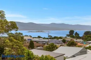 Image of 'The Lookout' at 27 Fraser Street