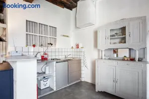 Image of Studio charmant à Villeneuve-lès-Avignon, 45m², balcon