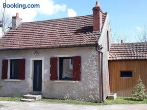 Image of Maison avec jardin, piscine chauffée et baignade à proximité - Le Menoux - FR-1-591-234