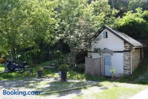 Image of Chalet climatisé en bordure de rivière mansardée