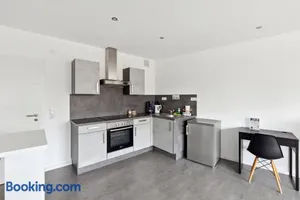 Image of Salí Homes - Charming Studio Apartment in Heart of Bayreuth with Balcony