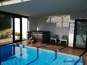 Image of Casa ceca de la Playa y Barcelona, con piscina climatizada y jacuzzi