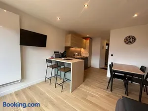 Image of Charmant Studio-Cabine 4 pers, Centre-Village, Balcon Ouest, à 600m des Pistes - FR-1-572-281