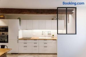 Image of Maison et appartement attenant pour 10 personnes avec terrasse, cour et parking