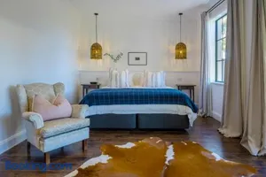 Image of MAIN STREET RETREAT - King BRs, Comp Minibar, Breakfast Prov, Fireplaces