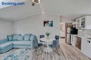 Image of Modern & Cozy stand-alone apartment - perfect stay