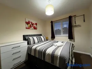 Image of Crownford Guesthouse - Close to Hanley centre and University