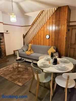 Image of Nice 4-bedroom vacation home with indoor fireplace