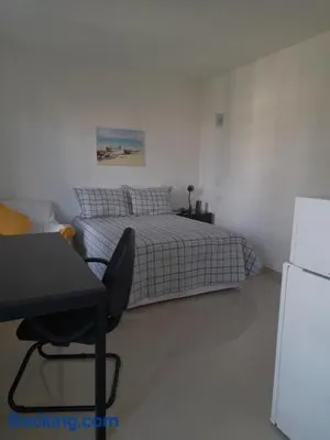 Image of Studio bem localizado.