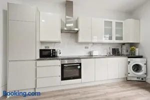 Image of 3BR Duplex Penthouse Harrow centre