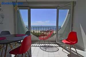 Image of Studio de 33 m2, vue et bord de mer, parking