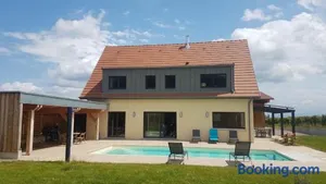 Image of Superbe Maison Jacuzzi+Piscine au cœur des vignes