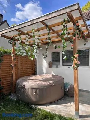 Image of La Bulle spa barbecue netflix - Paris Orly