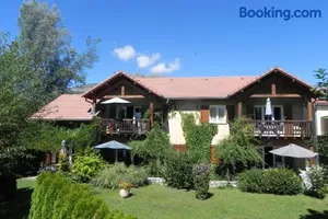 Image of À la Petite Maison