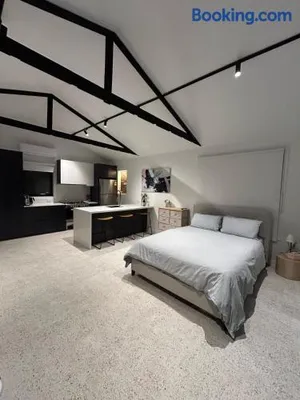 Image of Seaside Retreat on Park - Walk to Beach - Luxury - Jacuzzi