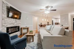 Image of Dutch Creek Cottage- 10 mins to Lake Murray!