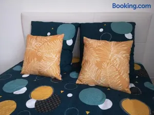 Image of STUDIO COSY- CHALEUREUX- QUARTIER CALME- Wifi