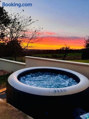 Image of Maison neuve, cadre apaisant,jacuzzi et piscine