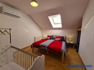 Image of Gîte familial avec piscine partagée, terrasse et WiFi - FR-1-591-635