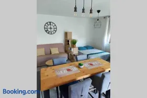 Image of Location studio entre garrigue et mer