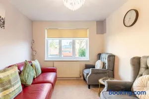 Image of Spacious 3-bed Home - Nature Reserve Retreat